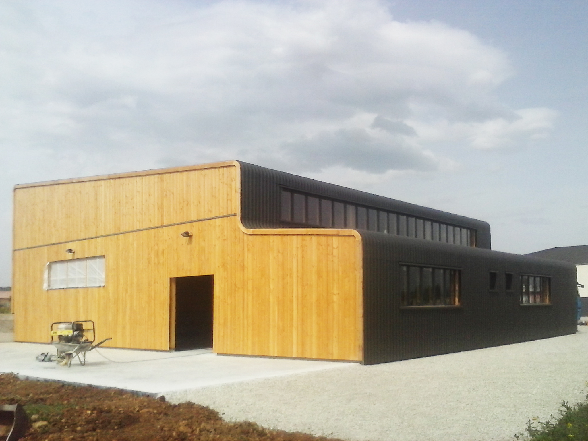 architecture-bardage-bois-bac-acier