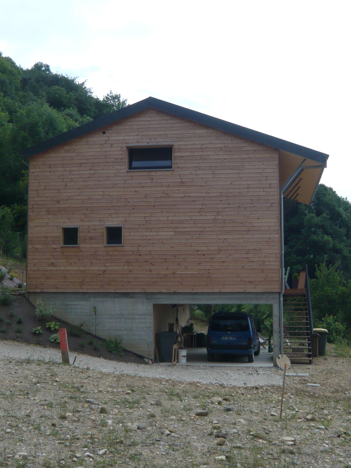 maison-bois-dans-pente